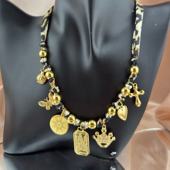 Leopard Print Charm Necklace – Bold & Unique Statement Piece - Picture 12 of 14